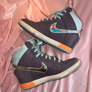 2013 Authentic Nike Dunk Sky Hi Wedge Sneakers 585560-002 – Women’s 8.5